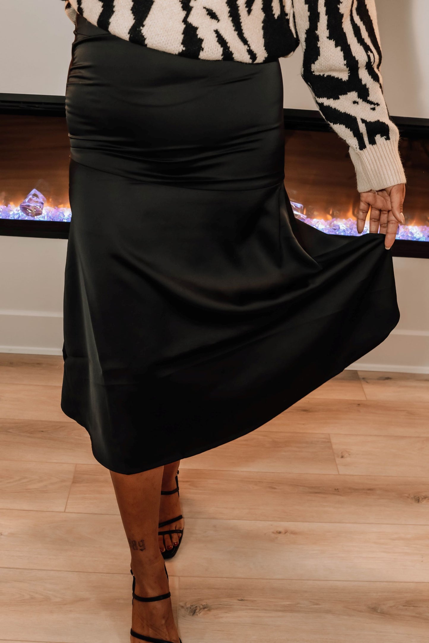 Jessie Midi Skirt- Black