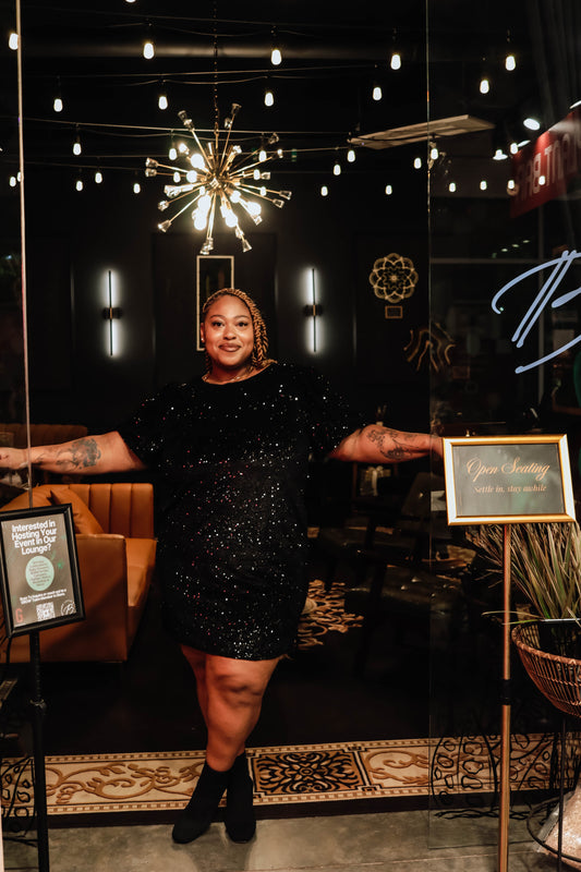 Holiday Me Dress Curvy - Black