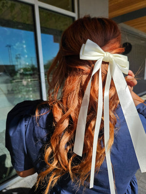 Chic Bow Clip - Ivory