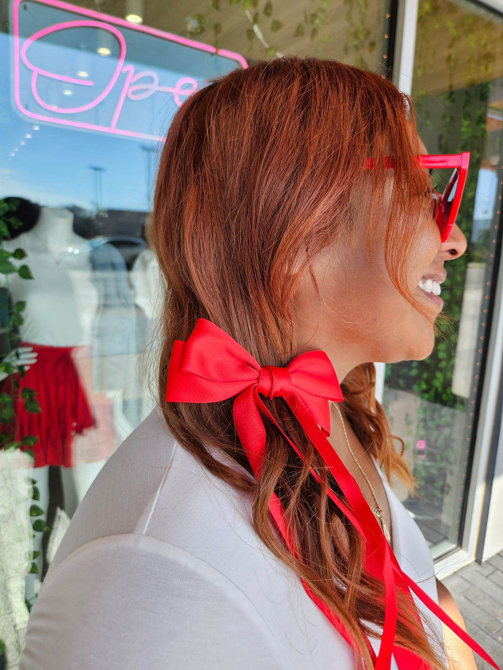 Chic Bow Clip - Red