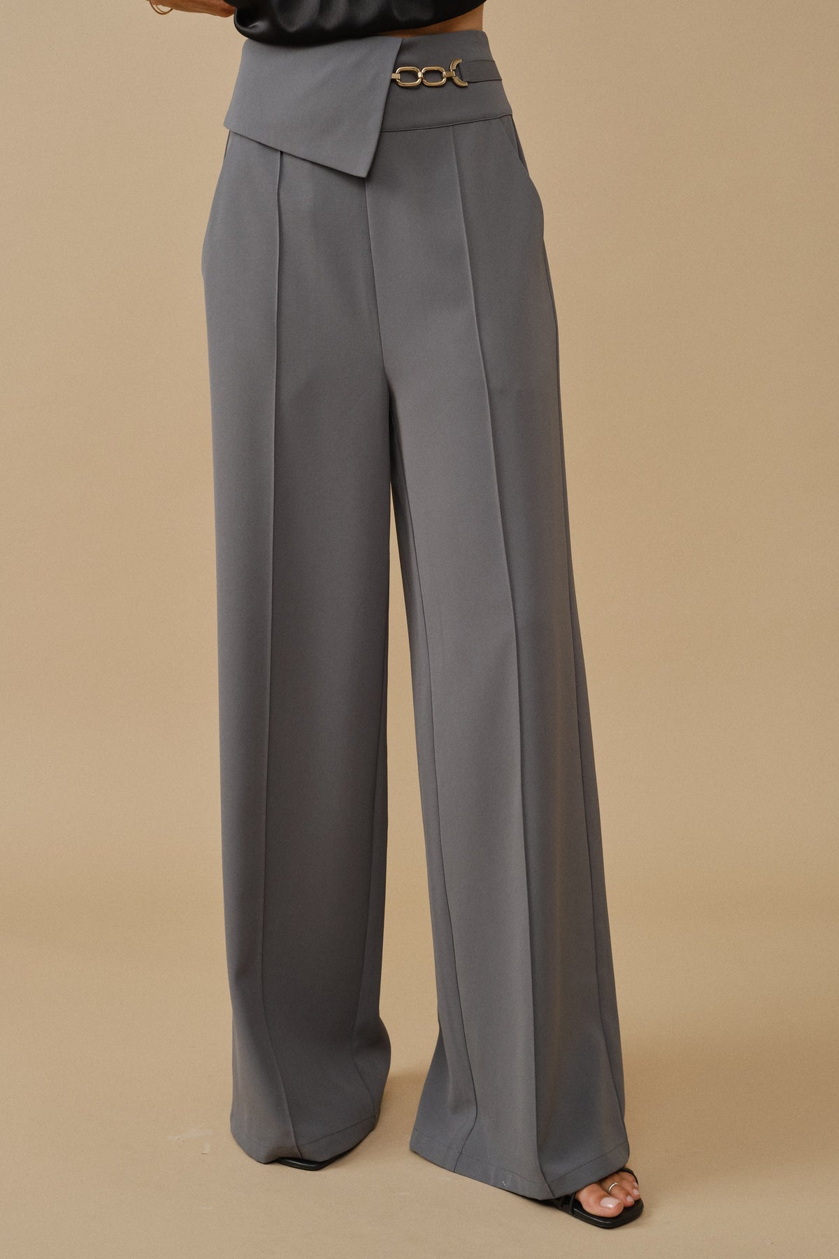 The Executive Wide-Leg Pant - Grey