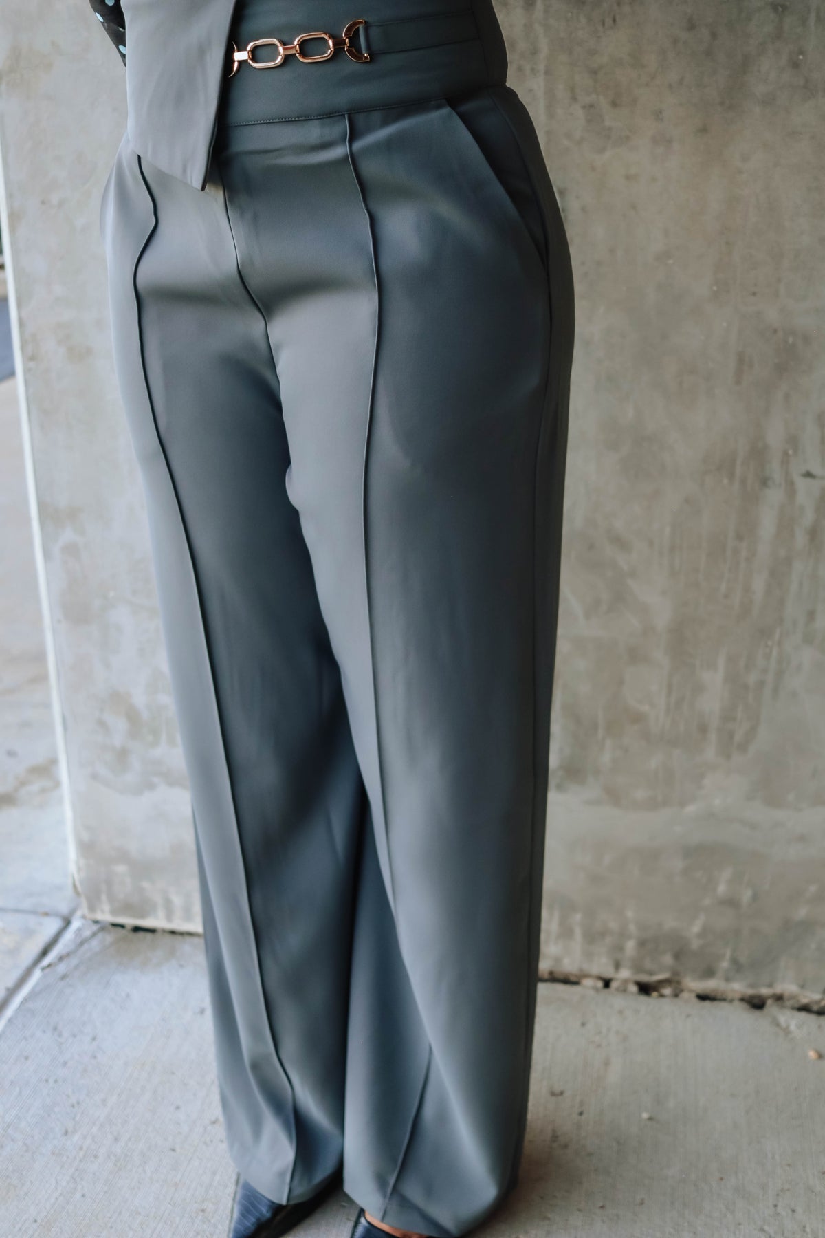 The Executive Wide-Leg Pant - Grey